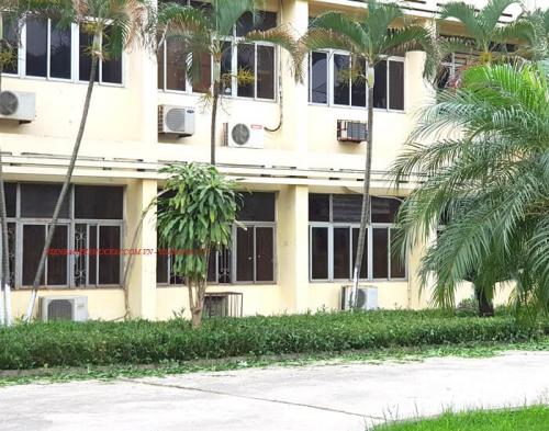 Bên ngoài phòng nuôi đông trùng hạ thảo viện Bảo vệ Thực vật